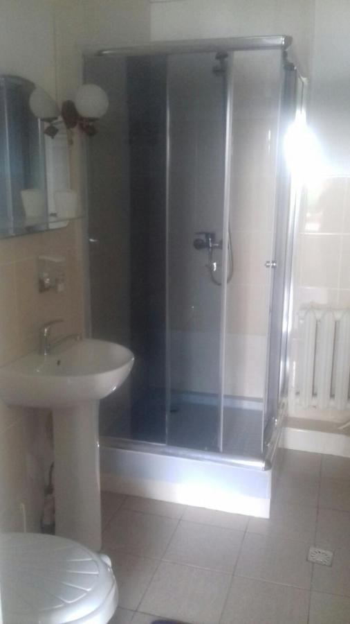 Gelena Гостьовий Двір Oujhorod Extérieur photo