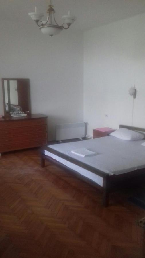 Gelena Гостьовий Двір Oujhorod Extérieur photo