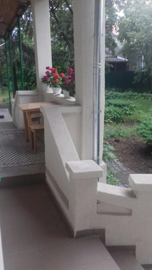 Gelena Гостьовий Двір Oujhorod Extérieur photo