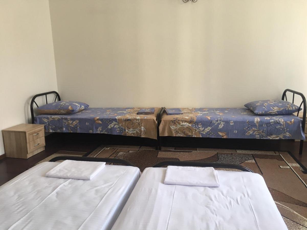 Gelena Гостьовий Двір Oujhorod Extérieur photo