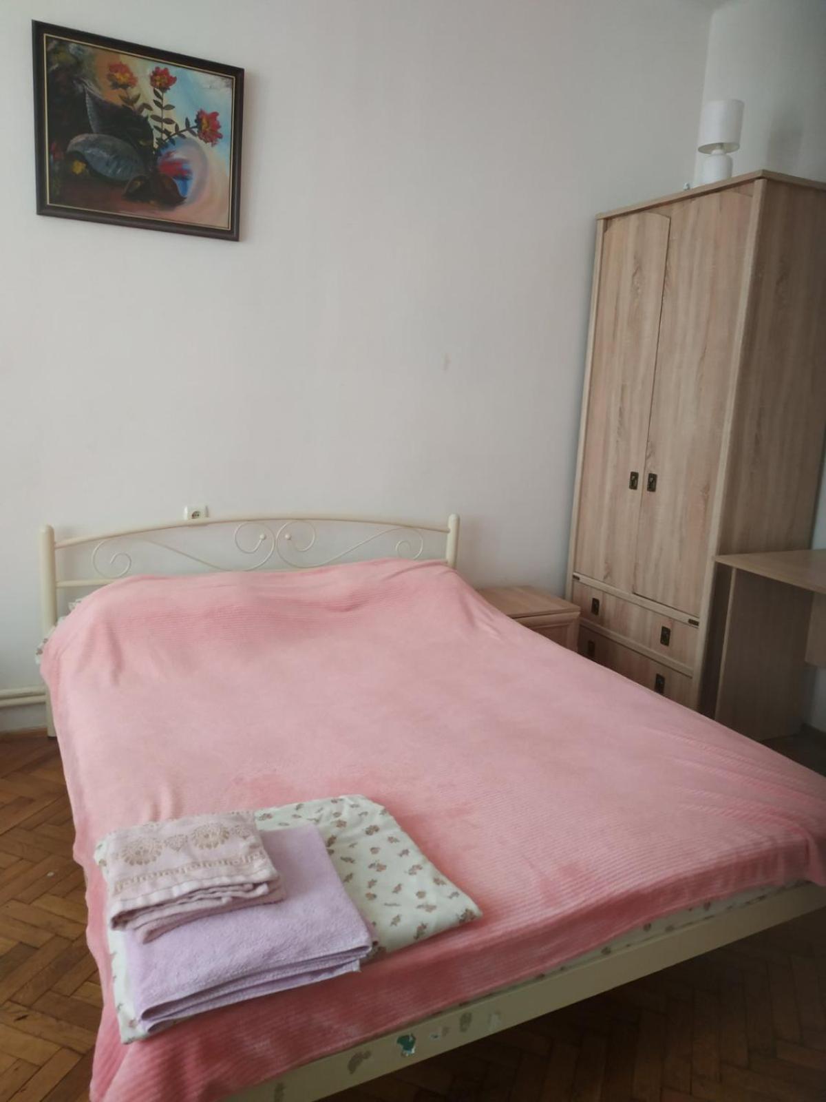 Gelena Гостьовий Двір Oujhorod Extérieur photo
