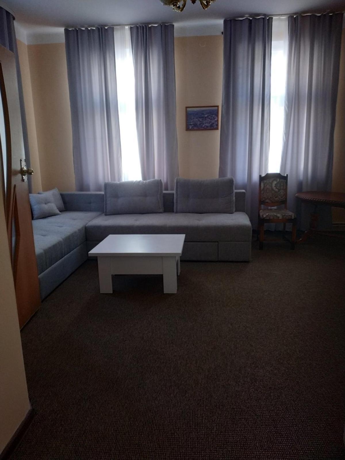 Gelena Гостьовий Двір Oujhorod Extérieur photo